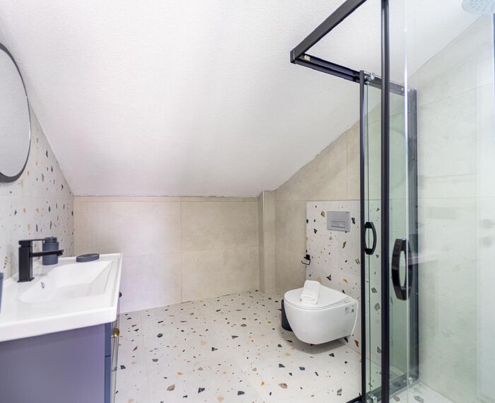 ADONiS HOTEL