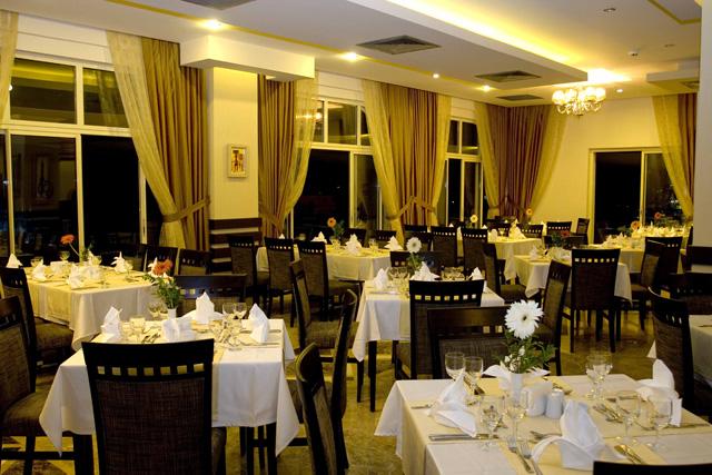 LOCEANICA BEACH RESORT