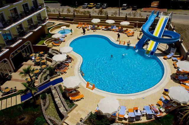 LOCEANICA BEACH RESORT